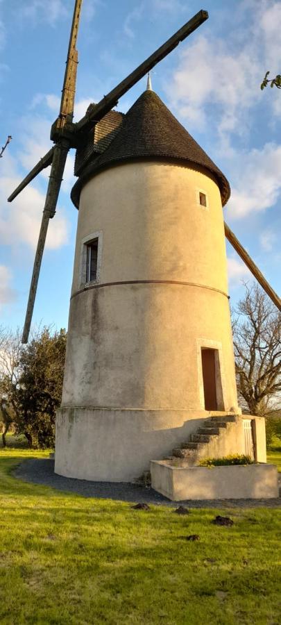 Moulin A Vent Le Champ Du Trail Villa Saint-Cyr-des-Gats Exteriör bild
